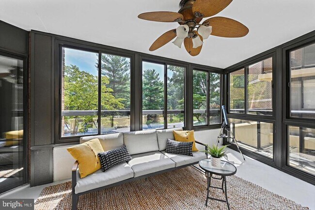 Building Photo - 8350 Greensboro Dr