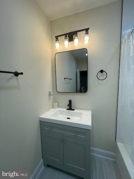 Building Photo - 1516 N Patterson Park Ave