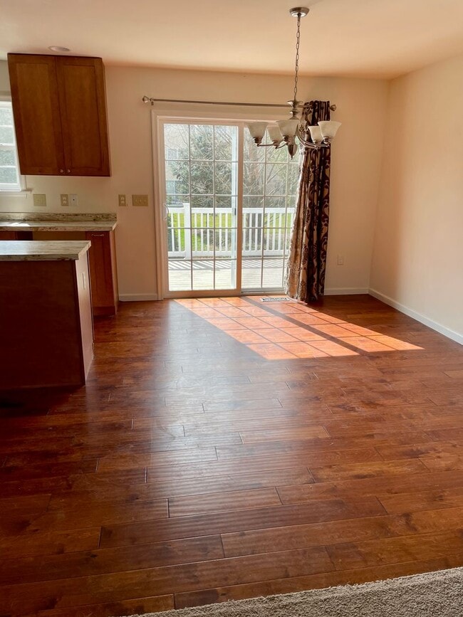 Building Photo - Single Family 4 Bed 3 Bath Home in LS School District