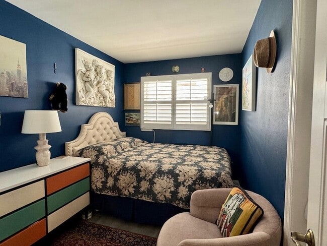 Building Photo - 3051 NE 47th Ct