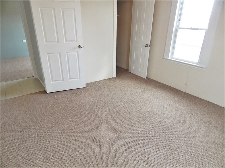 Bedroom - 109 W Chestnut St