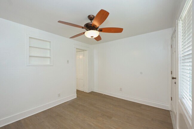 Building Photo - 1406 Jefferson St