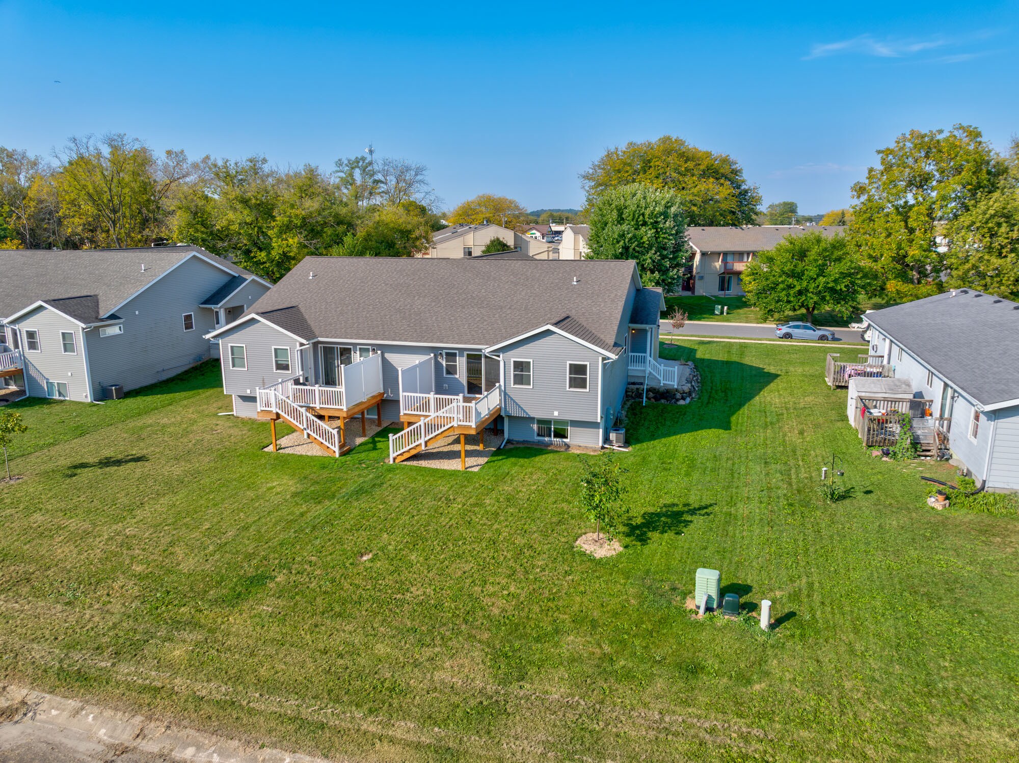 Large yard backing up to Greenway - 846 Thompson Drive