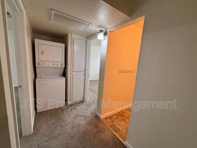 Building Photo - 2515 Merrychase Dr