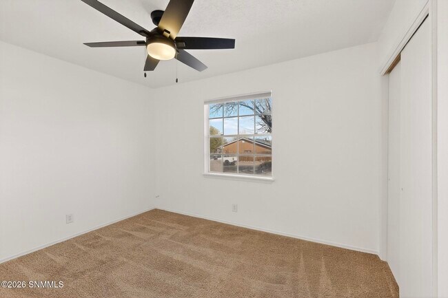 Building Photo - 8120 Ruidoso Rd NE