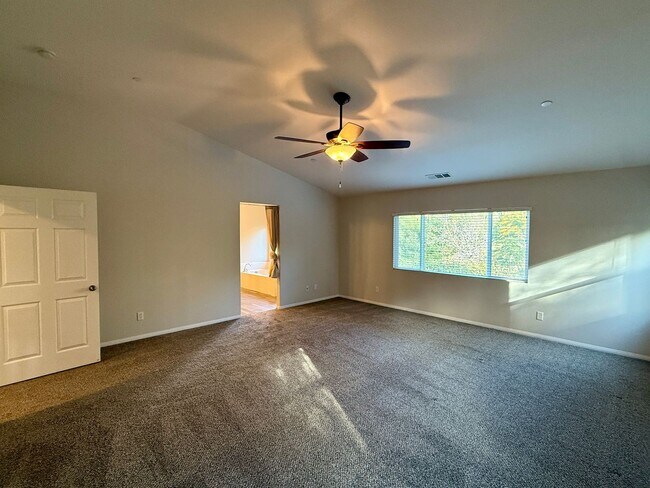 Building Photo - Beautiful 5-Bedroom Home In Oceanside