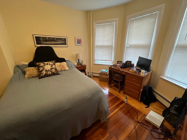 Building Photo - 29 Cameron Ave