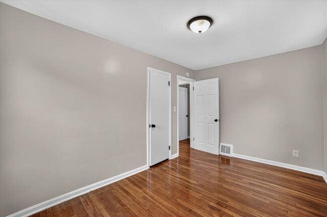Building Photo - 14112 Krems Ave