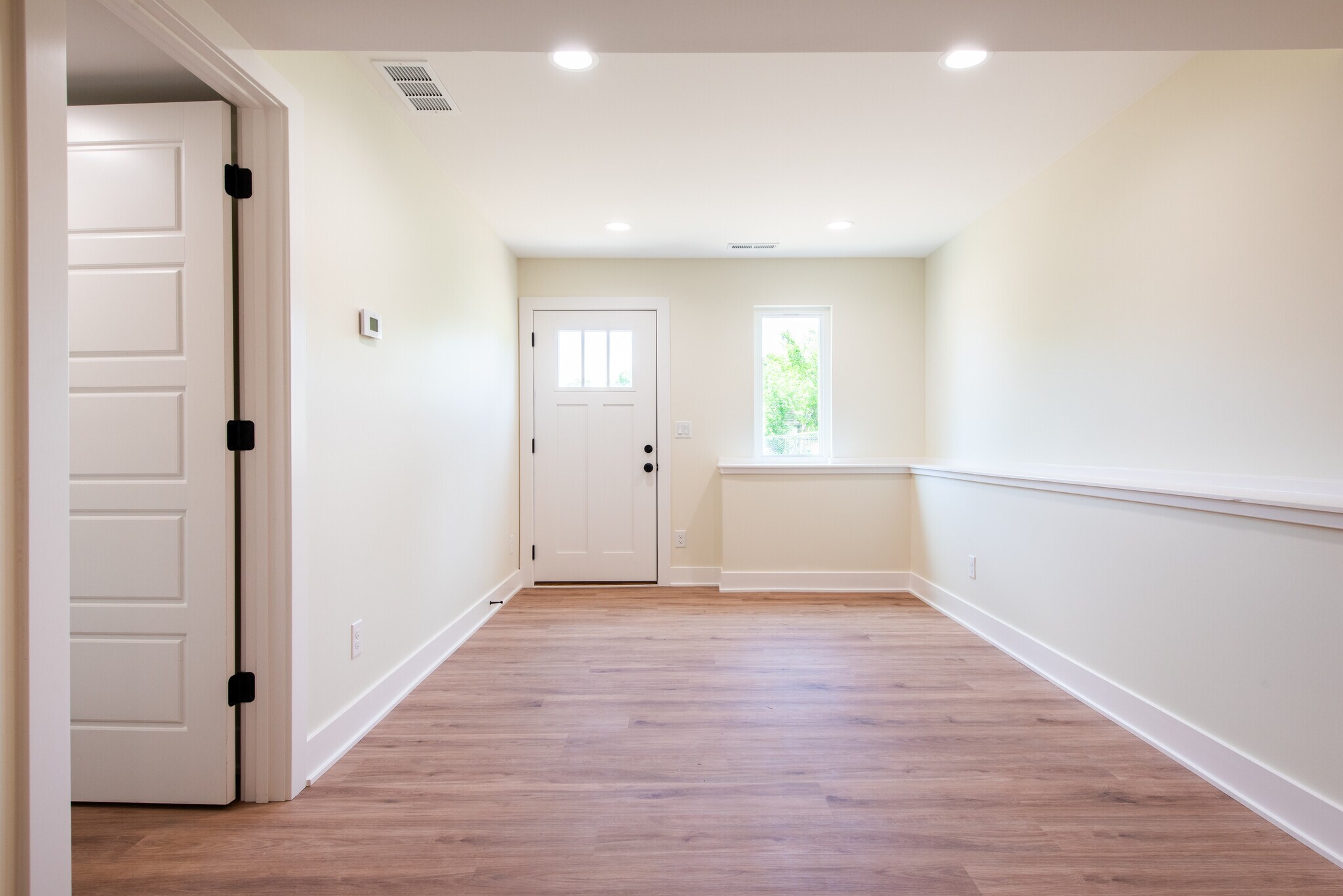 Building Photo - 8301 Acme Way