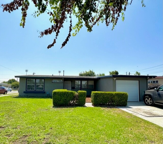 Primary Photo - 620 Van Wig Ave