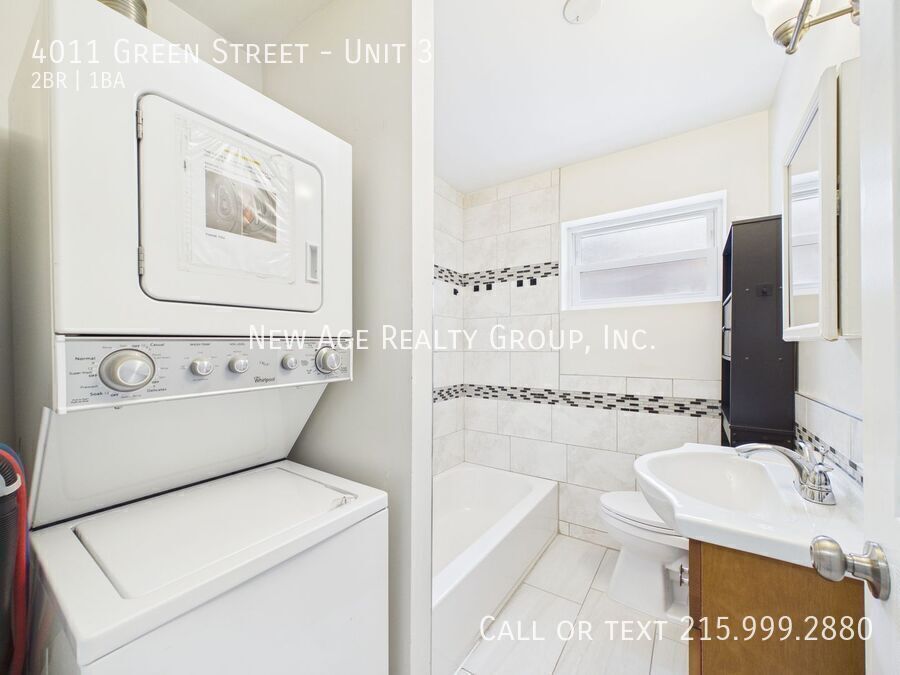 Building Photo - 4011 Green St