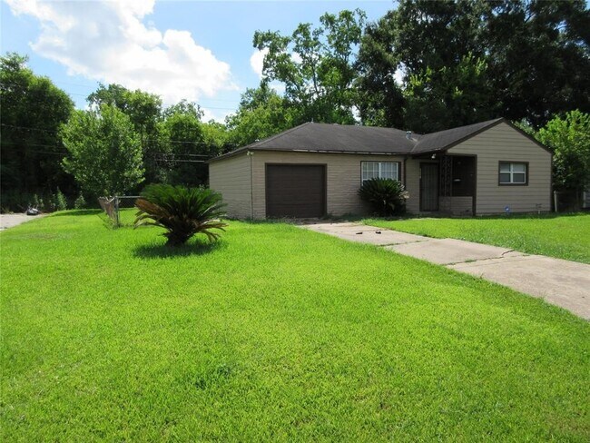 Building Photo - 10601 Murr Way