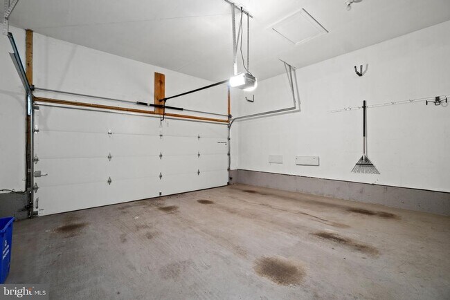 Building Photo - 1106 Pleasant Cir