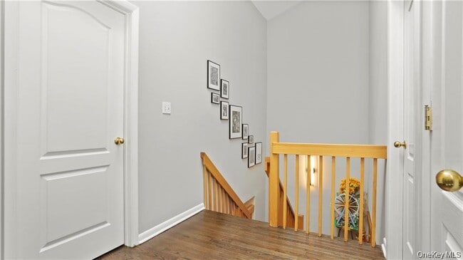 Building Photo - 4 Pinewood Cir