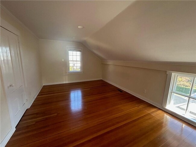 Building Photo - 39 Reynolds St