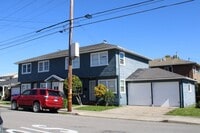 Building Photo - 400 33rd St