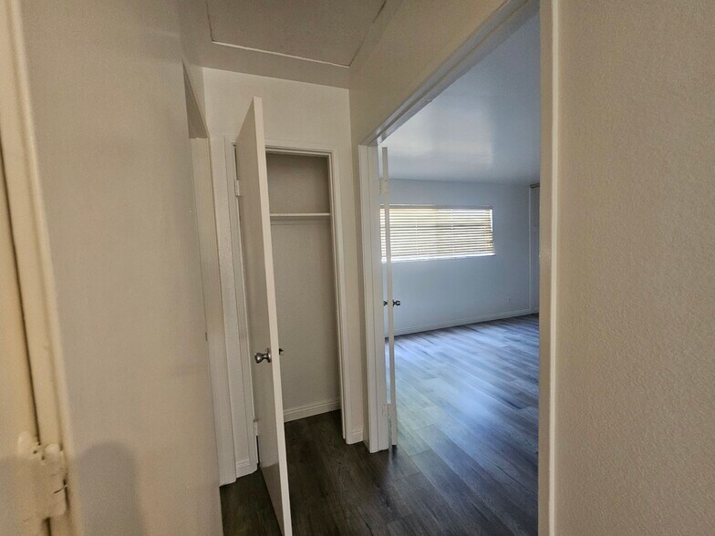 Building Photo - 23220 Pryor Pl