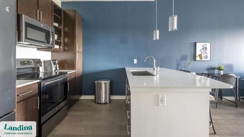 Building Photo - 825 Usener St