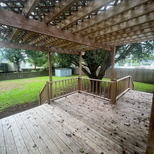 Building Photo - 1303 Cedar Ln