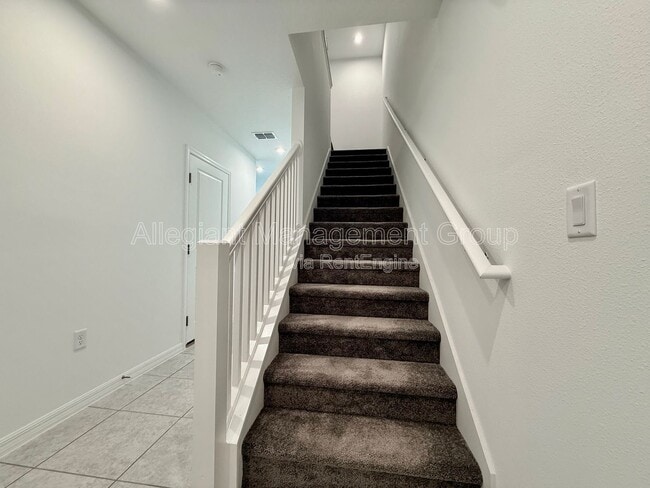 Building Photo - 1622 Fan Palm Dr