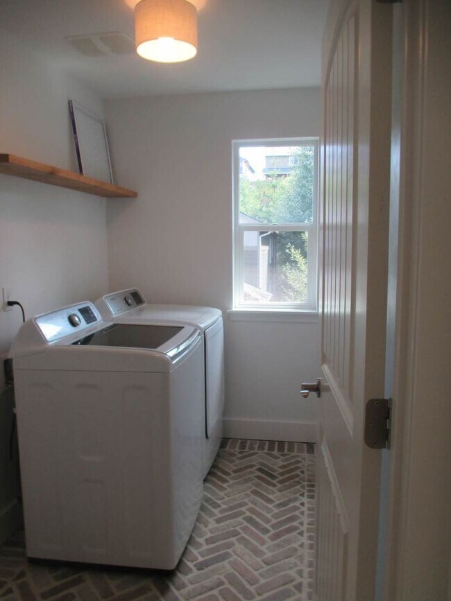 Building Photo - Charming 4-Bedroom, 3-Bath Home