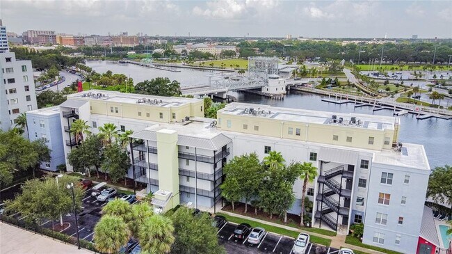 Building Photo - 1501 Doyle Carlton Dr