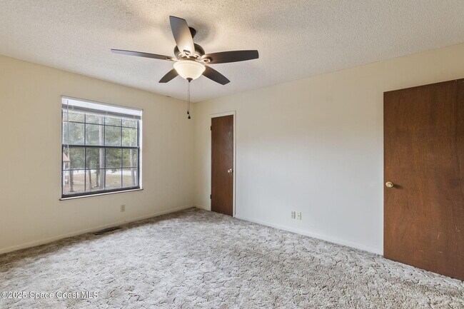 Building Photo - 4440 Dorothy Dr