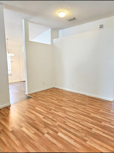 Building Photo - Welcome To the Dream Family 4 Bed and 2 Ba...