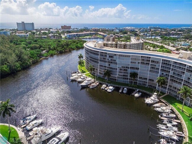 Building Photo - 1523 E Hillsboro Blvd