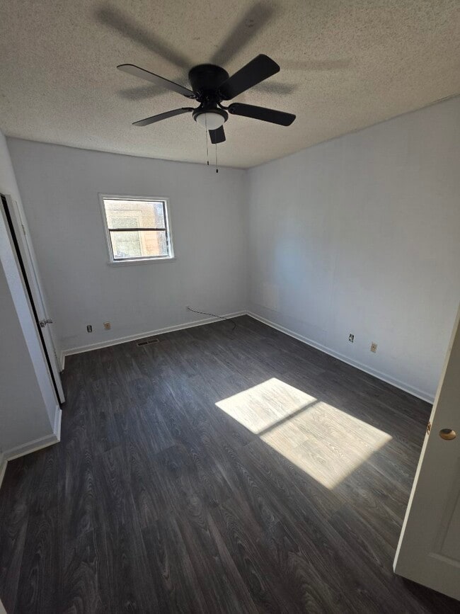 Building Photo - 2900 Center St