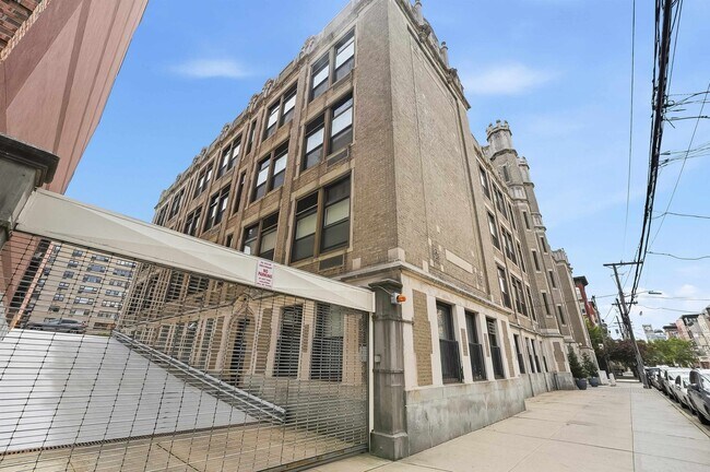 Building Photo - 501 Adams St