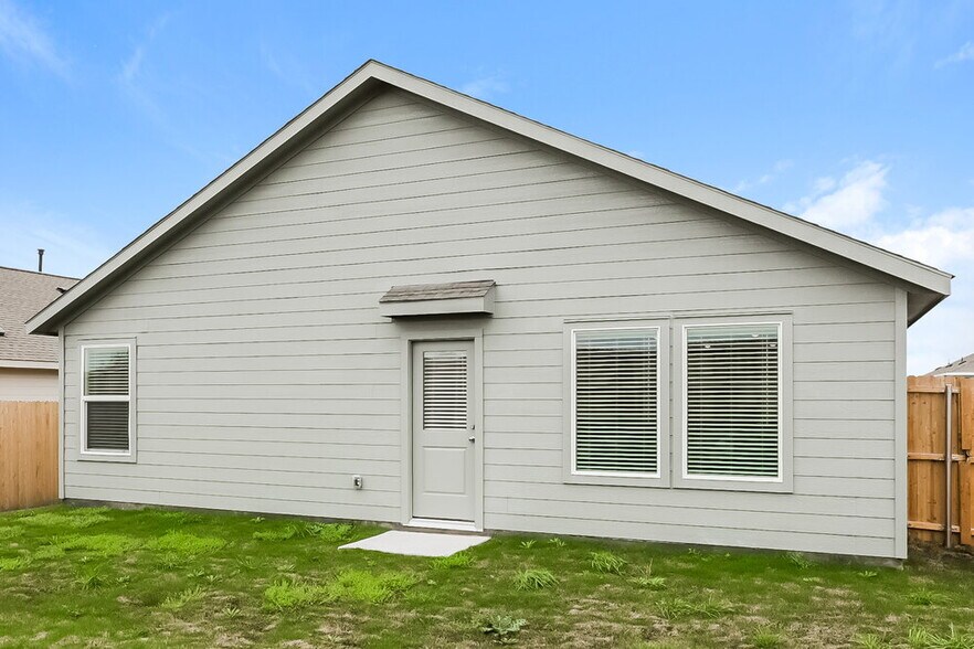 Building Photo - 2225 Crested Saguaro St