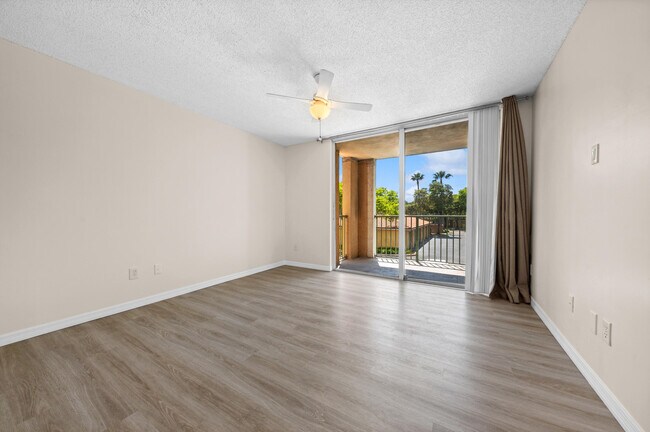 Building Photo - 117 Yacht Club Way