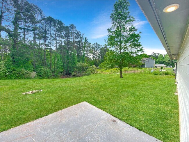 Building Photo - 157 Cedarcrest Dr