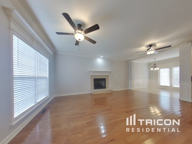 Building Photo - 3125 Hidden Creek Dr