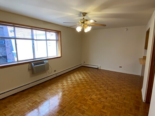 Building Photo - 531 W. Deming