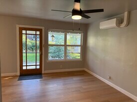 Building Photo - 1000 Figueroa St