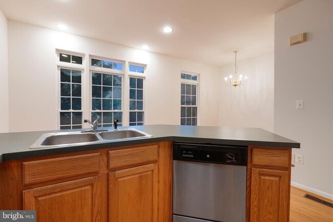 Building Photo - 4021 Fairfax Center Hunt Trail
