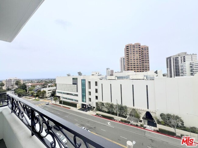 Building Photo - 10390 Wilshire Blvd