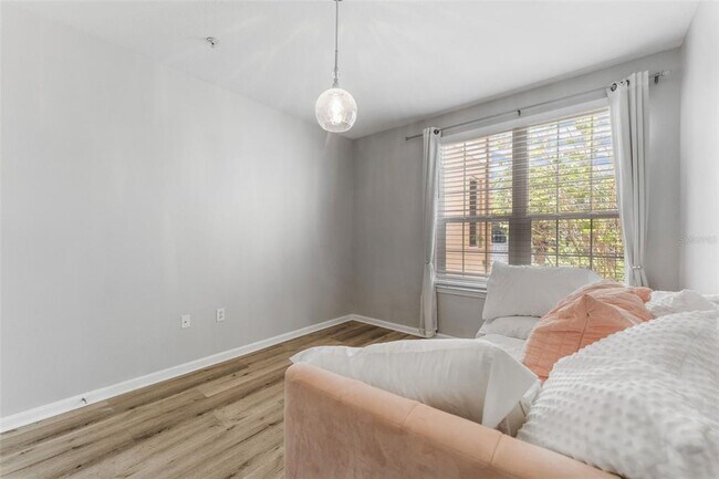 Building Photo - 1203 Bay Club Cir
