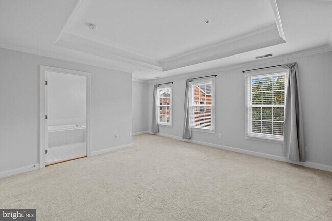Building Photo - 271 Murtha St