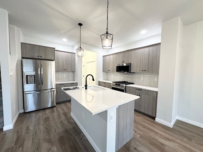 Building Photo - Prioritize comfortable living in this CBH home built in 2024!