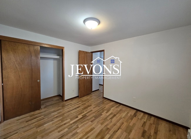 Building Photo - $250 Off First Month's Rent! Easy access to Nob Hill Blvd, 16th Ave, and Summitview Ave for commu...