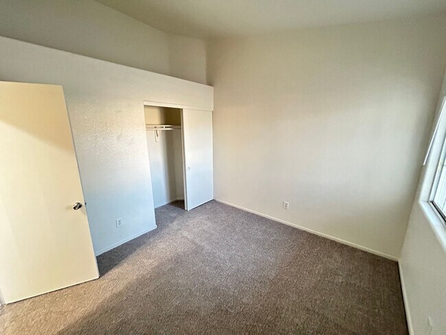 Building Photo - Welcome Home! Charming 3 Bedroom, 2 Bath, ...