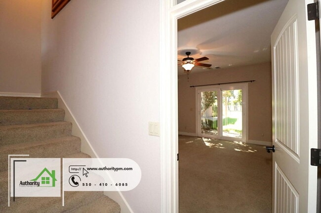 Building Photo - 4750 Pheasant Dr