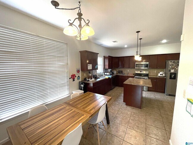 Building Photo - 2420 Abbeyglen Pl