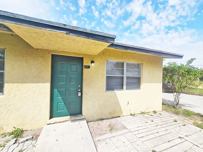 Building Photo - 4553 Gulfstream Rd