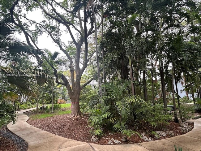 Building Photo - 7865 SW 57th Ave