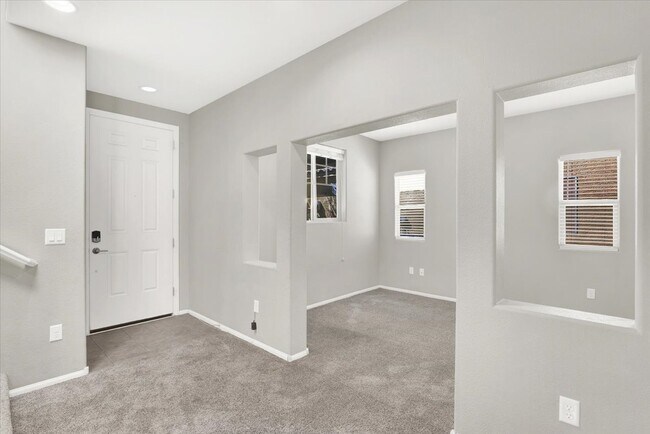 Building Photo - 6732 Journey Hills Ct