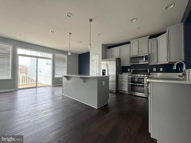 Building Photo - 9067 Fox Stream Way